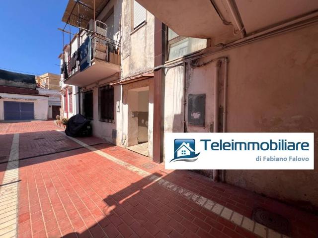 Locale Commerciale in vendita a Borgo Cipollata, Terracina