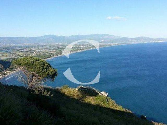 Locale Commerciale in vendita a Borgo Cipollata, Terracina
