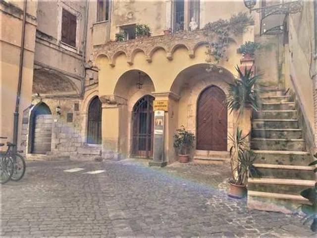 Locale Commerciale in vendita a Borgo Cipollata, Terracina