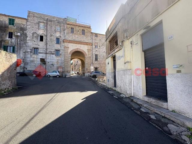 Locale Commerciale in vendita a Borgo Cipollata, Terracina
