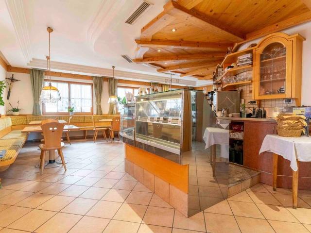 Locale Commerciale in vendita a Burggrafenamt - Burgraviato, Tesimo - Tisens