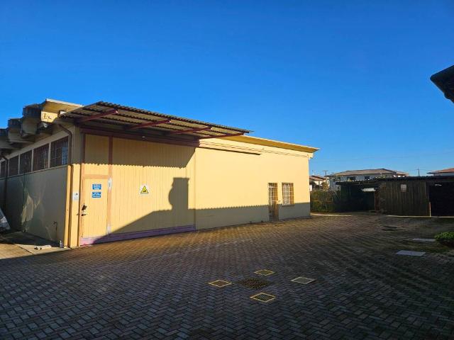 Locale Commerciale in vendita a Tezze Sul Brenta, Veneto
