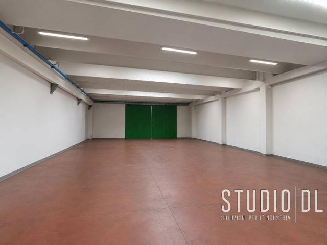 Locale Commerciale in vendita a Santo, Thiene