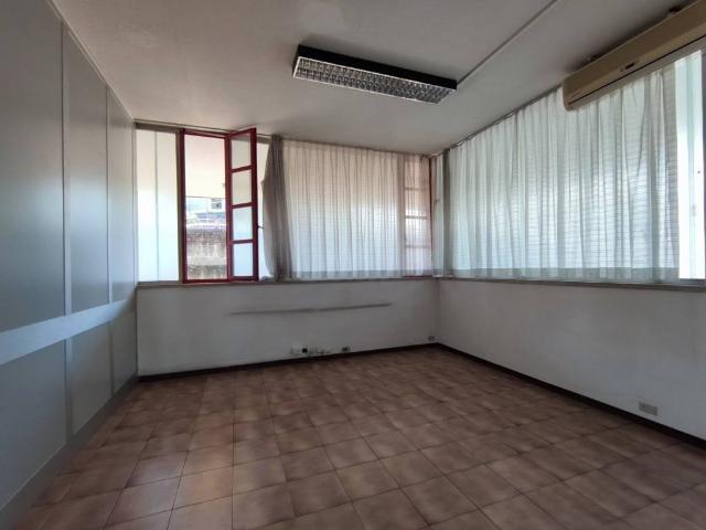 Locale Commerciale in vendita a San Vincenzo, Thiene