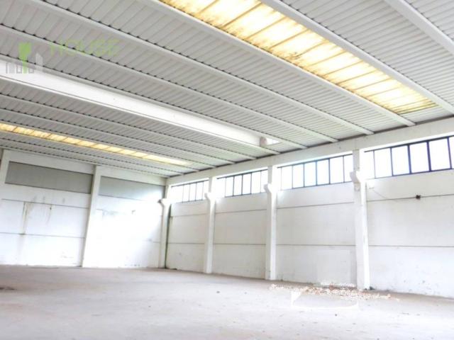 Locale Commerciale in vendita a Santo, Thiene