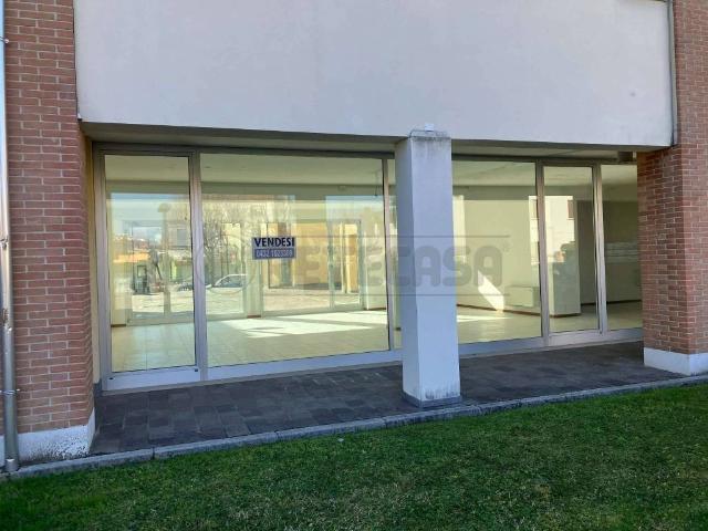 Locale Commerciale in vendita a San Vincenzo, Thiene