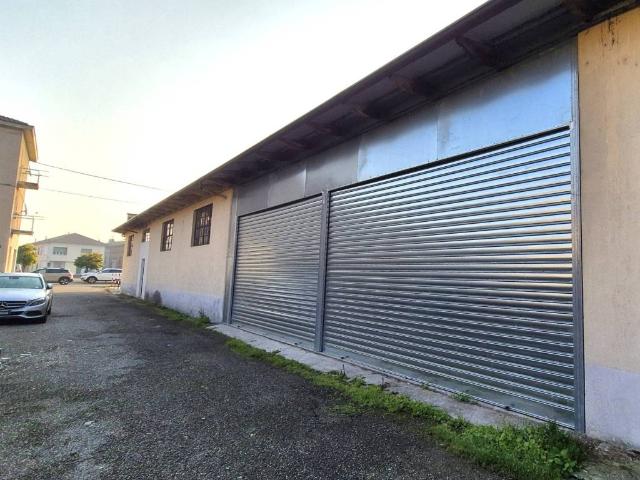 Locale Commerciale in vendita a Piemonte, Alessandria
