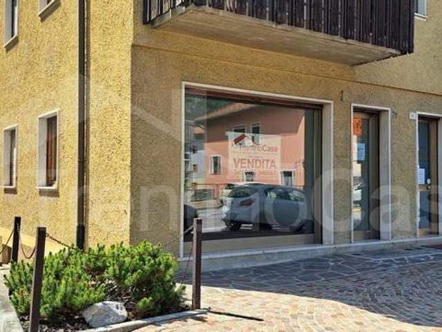 Locale Commerciale in vendita a Comunità delle Giudicarie, Tione Di Trento