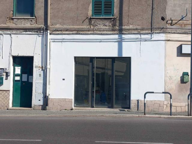 Locale Commerciale in vendita a Campolimpido, Roma Capitale