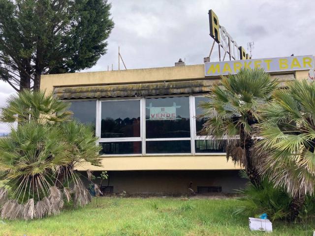 Locale Commerciale in vendita a Izzalini, Umbria