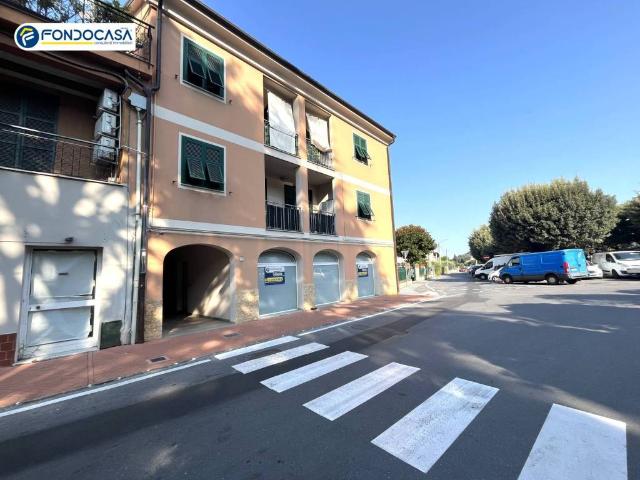 Locale Commerciale in vendita a Dari, Toirano