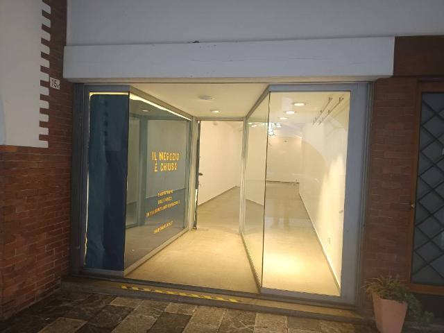 Locale Commerciale in vendita a Tolmezzo, Friuli-Venezia Giulia