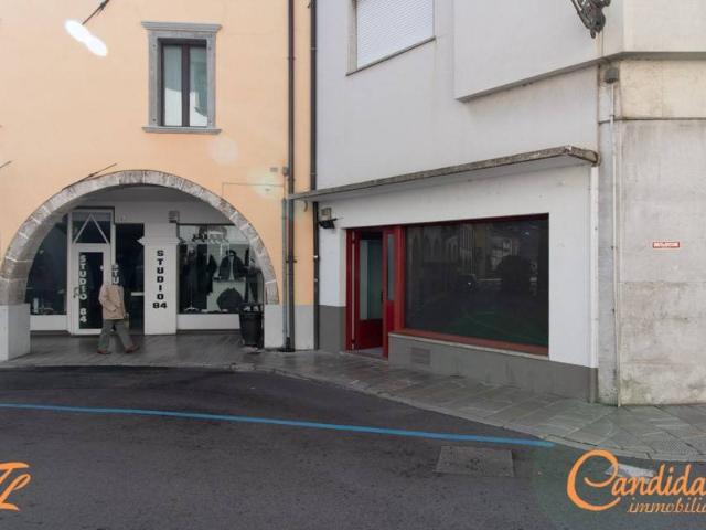 Locale Commerciale in vendita a Tolmezzo, Friuli-Venezia Giulia