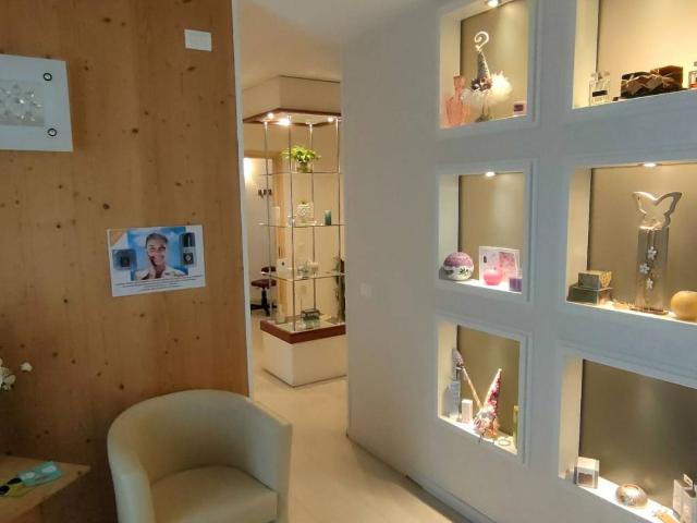 Locale Commerciale in vendita a Tolmezzo, Friuli-Venezia Giulia