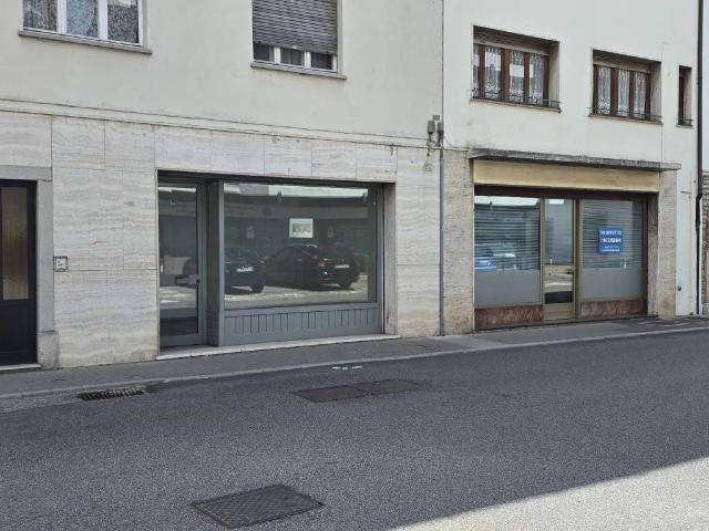 Locale Commerciale in vendita a Tolmezzo, Friuli-Venezia Giulia