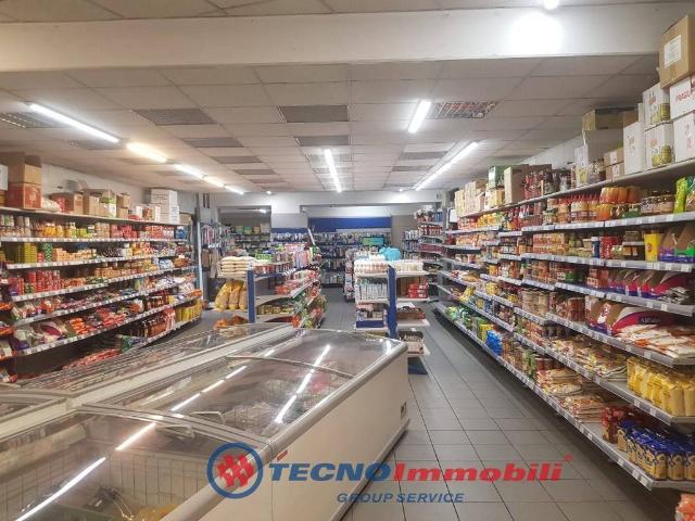 Locale Commerciale in vendita a Circoscrizione 6, Piemonte
