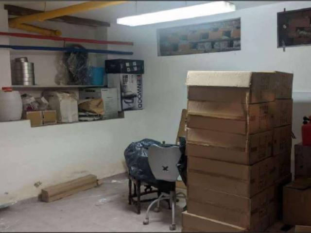 Locale Commerciale in vendita a Circoscrizione 7, Piemonte