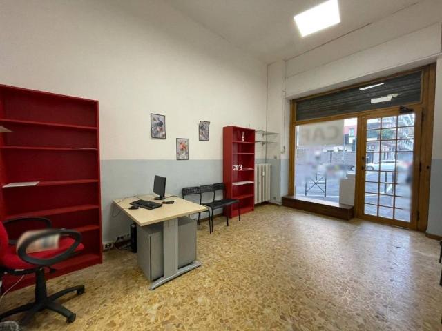 Locale Commerciale in vendita a Circoscrizione 8, Piemonte