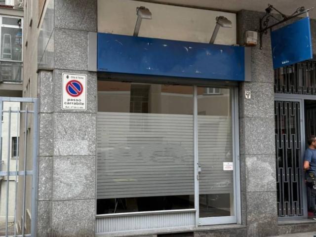Locale Commerciale in vendita a Circoscrizione 2, Piemonte