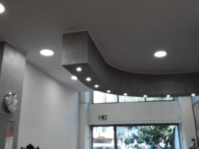 Locale Commerciale in vendita a Circoscrizione 2, Piemonte