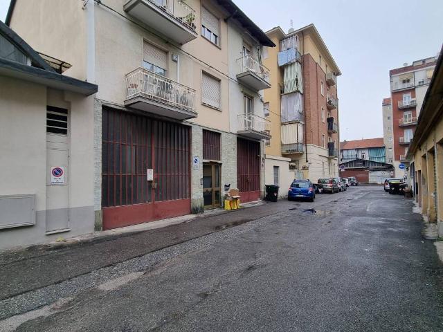 Locale Commerciale in vendita a Circoscrizione 4, Piemonte