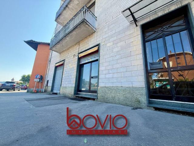 Locale Commerciale in vendita a Bertolla, Piemonte