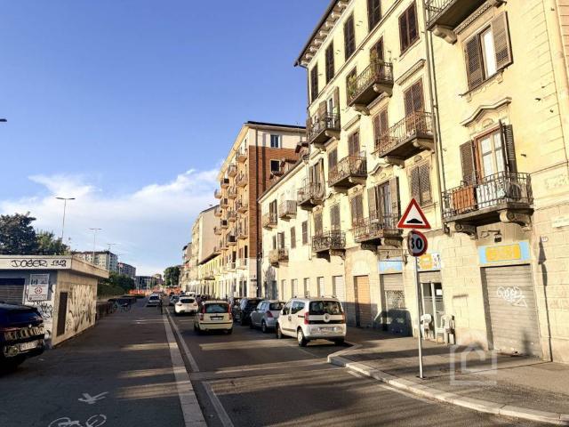 Locale Commerciale in vendita a Circoscrizione 7, Piemonte