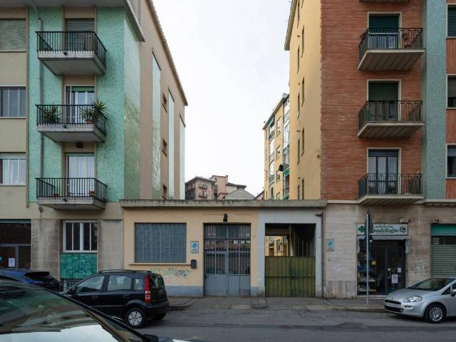 Locale Commerciale in vendita a Circoscrizione 3, Piemonte