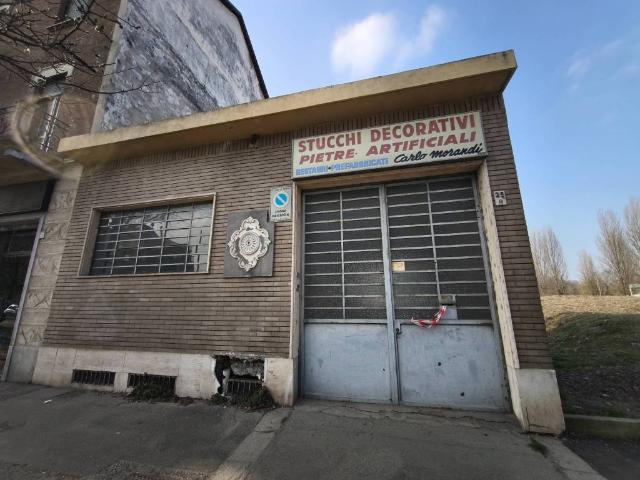 Locale Commerciale in vendita a Circoscrizione 6, Piemonte