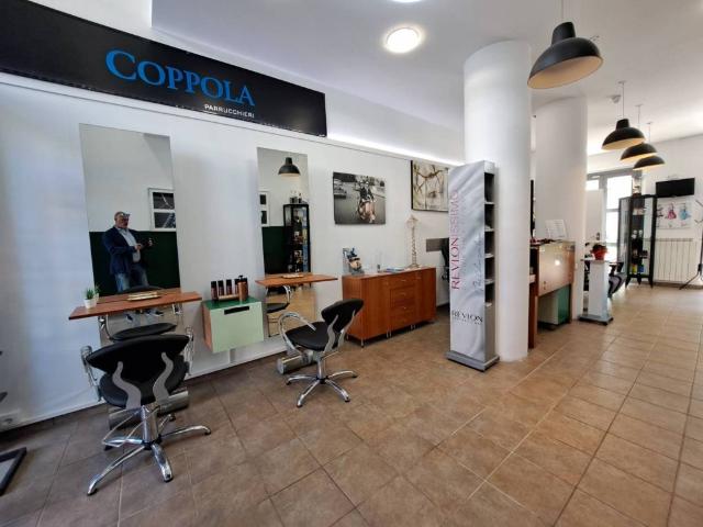 Locale Commerciale in vendita a Circoscrizione 3, Piemonte