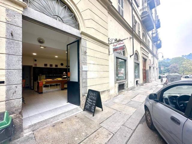 Locale Commerciale in vendita a Centro, Torino