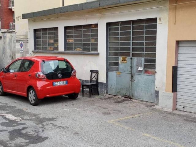 Locale Commerciale in vendita a Circoscrizione 4, Piemonte