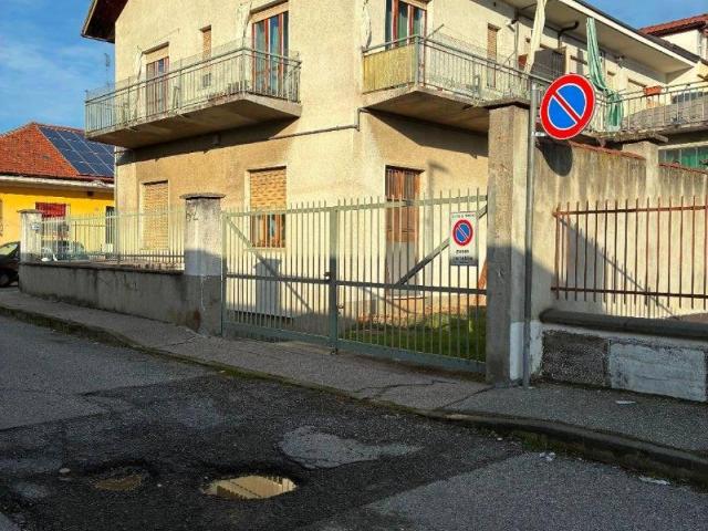 Locale Commerciale in vendita a Circoscrizione 5, Piemonte