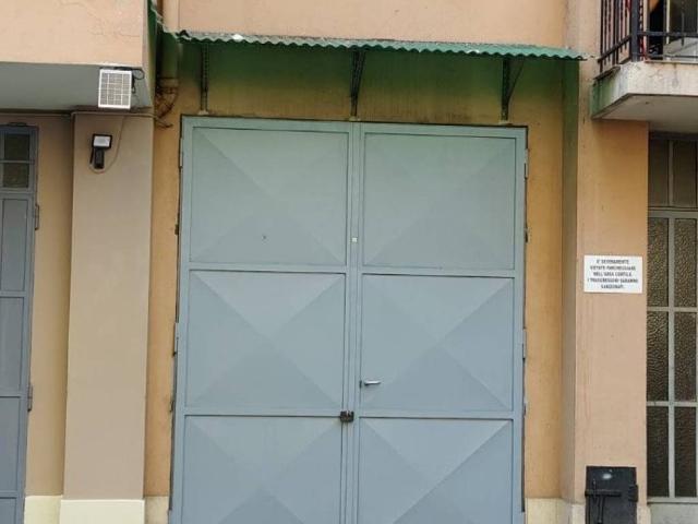 Locale Commerciale in vendita a Circoscrizione 7, Piemonte