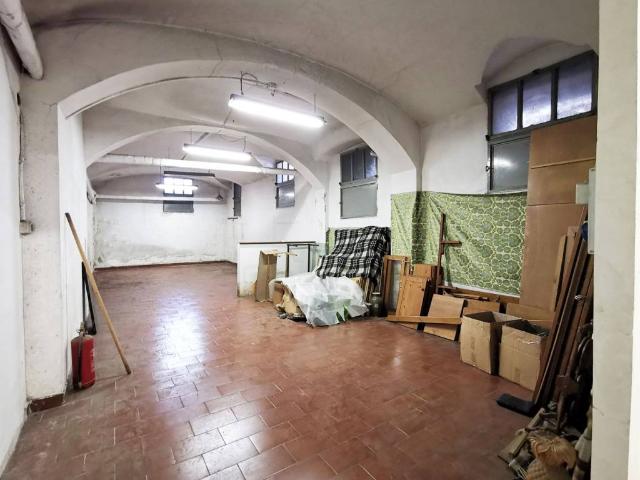 Locale Commerciale in vendita a Circoscrizione 4, Piemonte