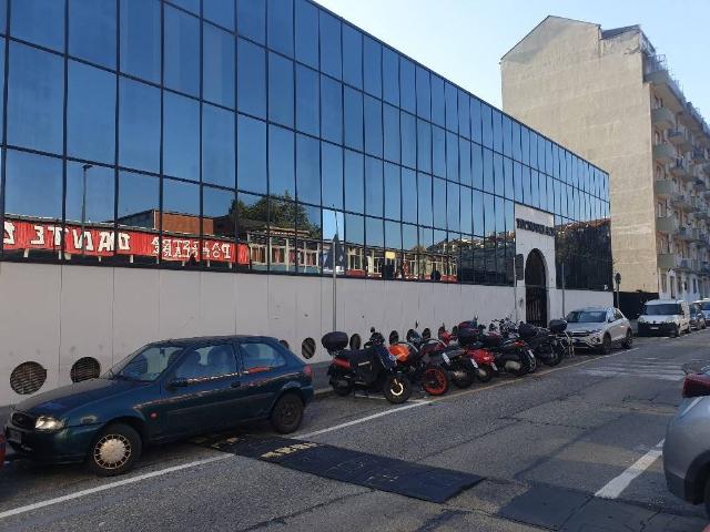 Locale Commerciale in vendita a Circoscrizione 3, Piemonte