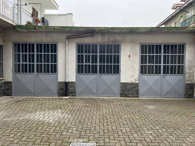 Locale Commerciale in vendita a Circoscrizione 7, Piemonte