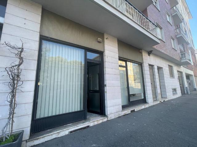 Locale Commerciale in vendita a Circoscrizione 4, Piemonte
