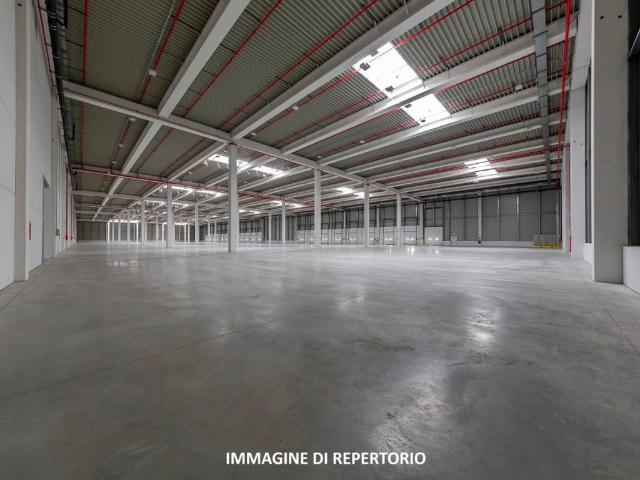 Locale Commerciale in vendita a Circoscrizione 6, Piemonte