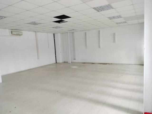 Locale Commerciale in vendita a Circoscrizione 2, Piemonte