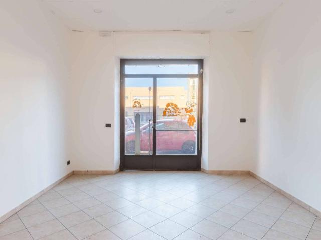 Locale Commerciale in vendita a Circoscrizione 4, Piemonte