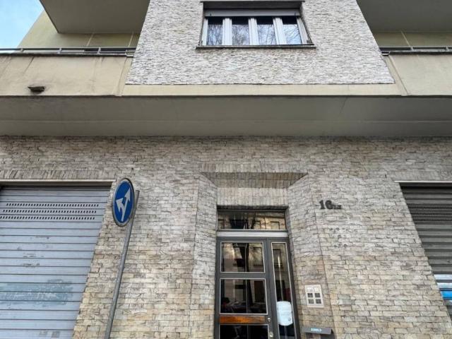 Locale Commerciale in vendita a Circoscrizione 7, Piemonte