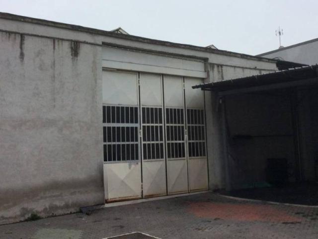 Locale Commerciale in vendita a Circoscrizione 5, Piemonte
