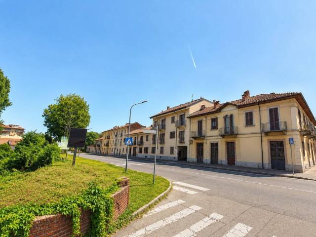 Locale Commerciale in vendita a Circoscrizione 6, Piemonte