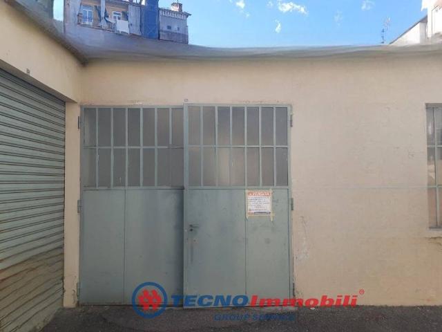 Locale Commerciale in vendita a Circoscrizione 5, Piemonte