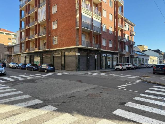 Locale Commerciale in vendita a Circoscrizione 3, Piemonte