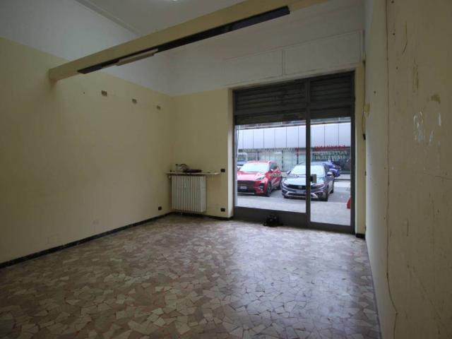 Locale Commerciale in vendita a Circoscrizione 8, Piemonte