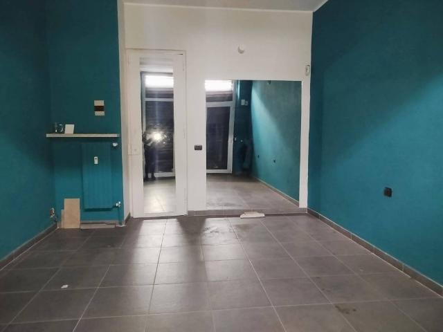 Locale Commerciale in vendita a Circoscrizione 4, Piemonte