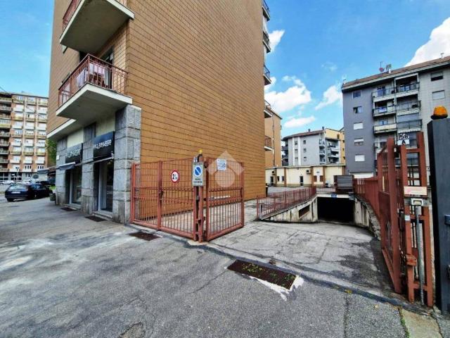 Locale Commerciale in vendita a Circoscrizione 2, Piemonte