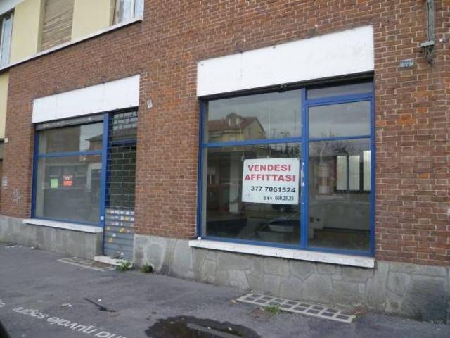 Locale Commerciale in vendita a Bertolla, Piemonte